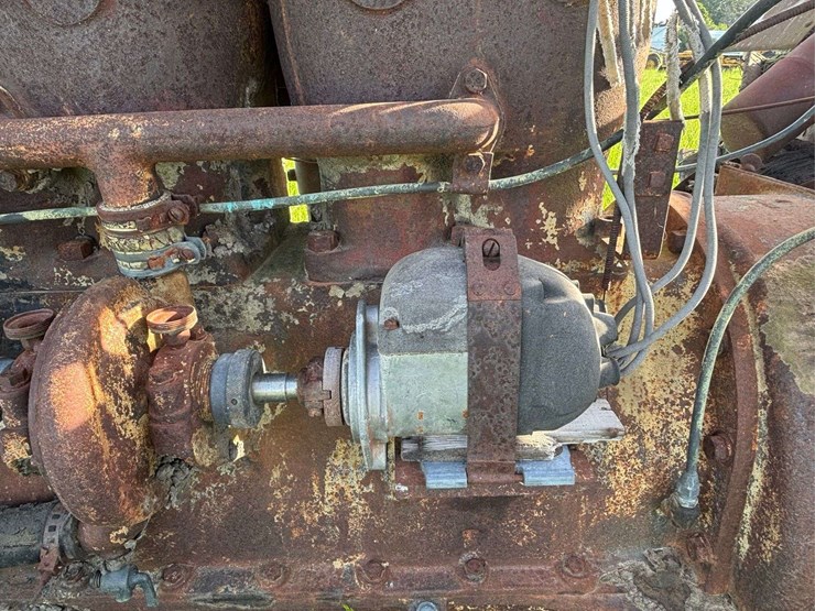 huber-4-cylinder-tractor-image-56