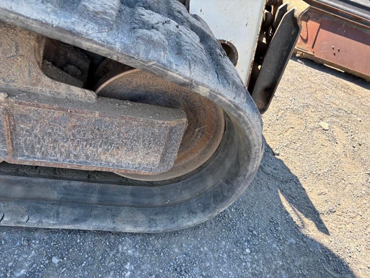 2017-bobcat-t750-image-14