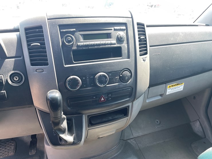 #6276-•-2010-freightliner-diesel-sprinter-van-(has-wi-title)-image-27