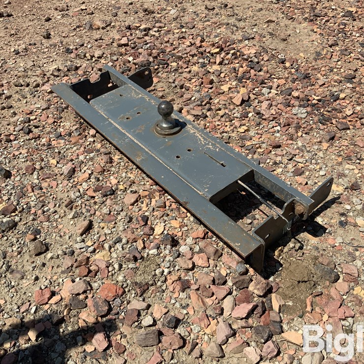 B&W Turnover Ball Gooseneck Hitch
