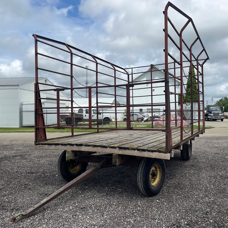 #6299 • Bale Cage on 1065 Deere Running Gear