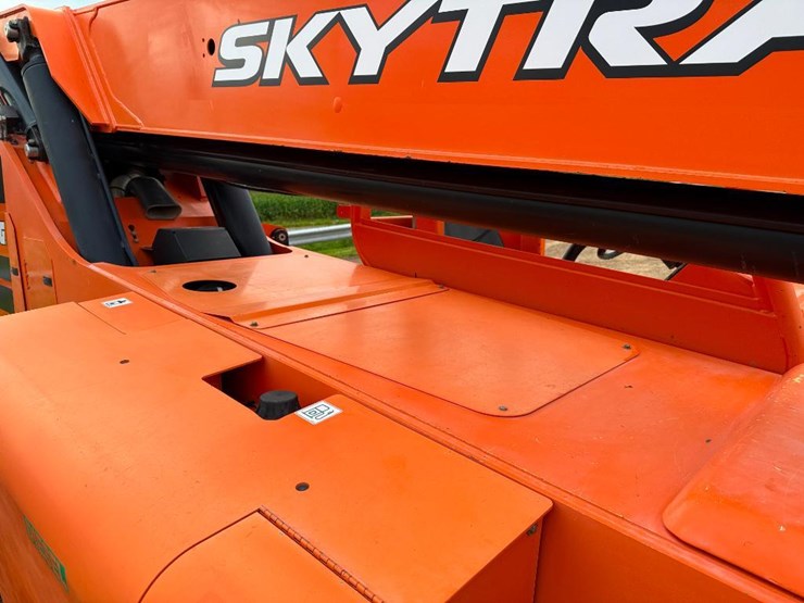 2016-sky-trak-8042-image-48