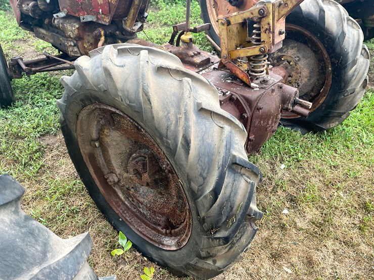 #6678-•-case-parts-tractor-image-7