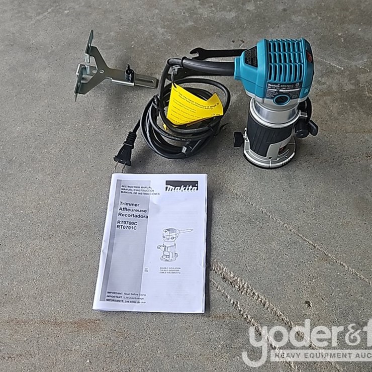 Unused Makita RT0701C