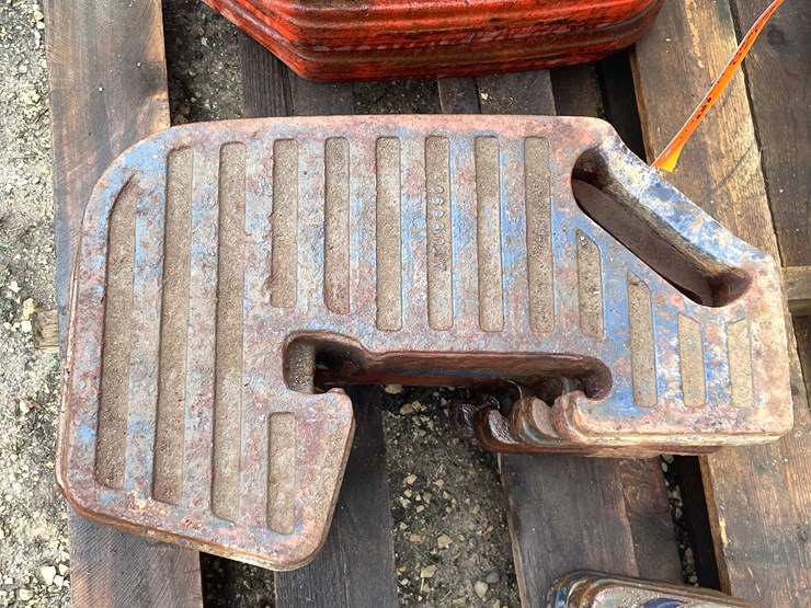 #7479-•-(4)-tractor-weights-image-4