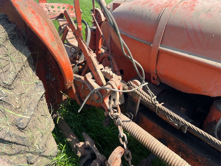 allis-chalmers-with-sickle-mower-image-65