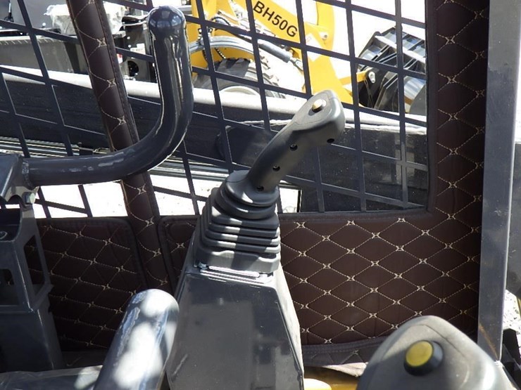 2025-cfg-tk35r-skid-steer-tracked-loader-image-18
