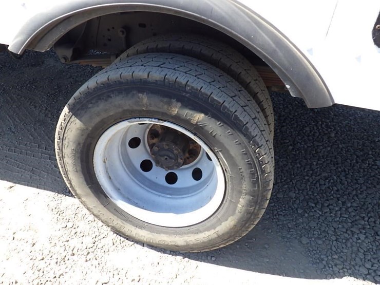 2006-utility-van-image-37