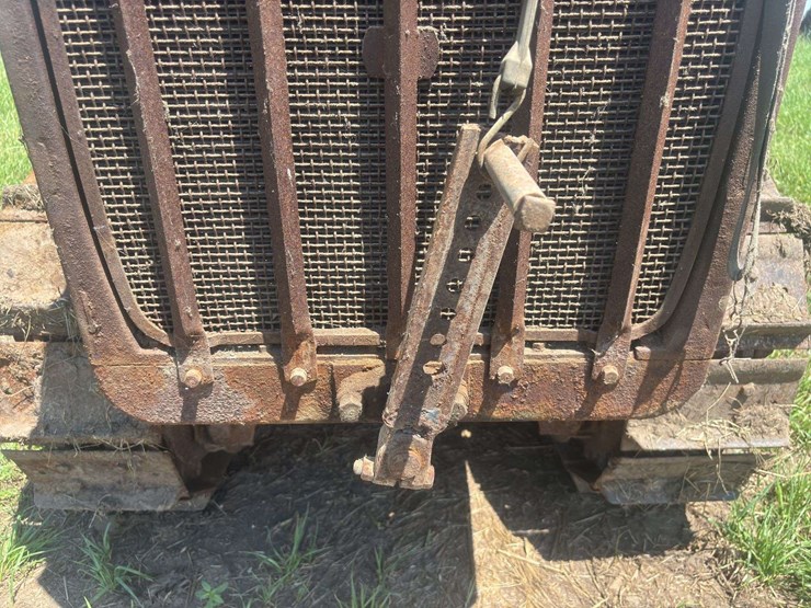 caterpillar-twenty-crawler-image-11