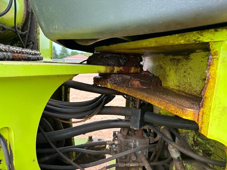 2010-deere-644k-image-39