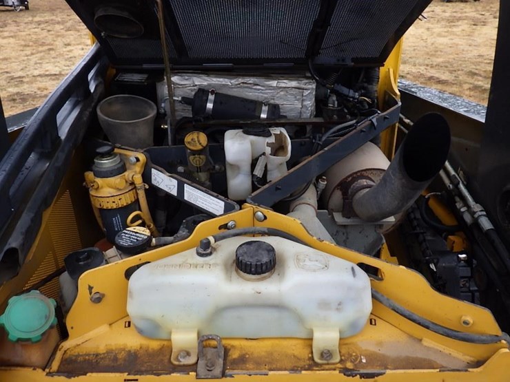 john-deere-319dt-skid-steer-tracked-loader-image-13