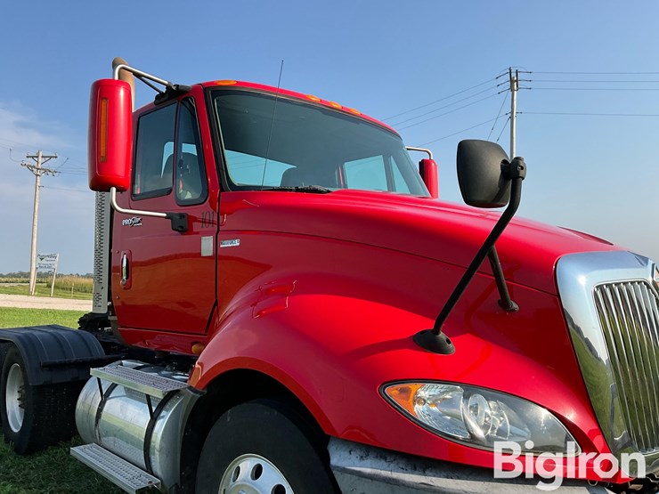 2010-international-prostar-image-10