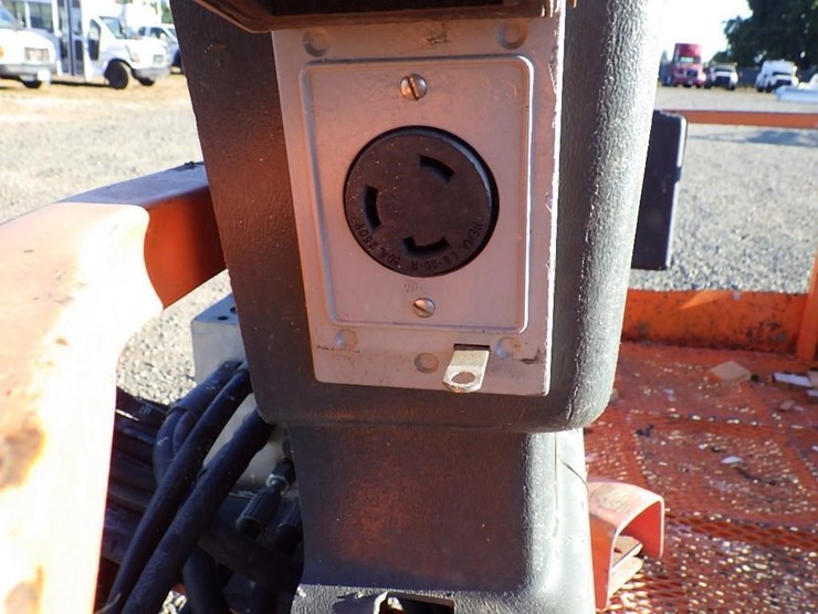 2007-jlg-800s-image-12