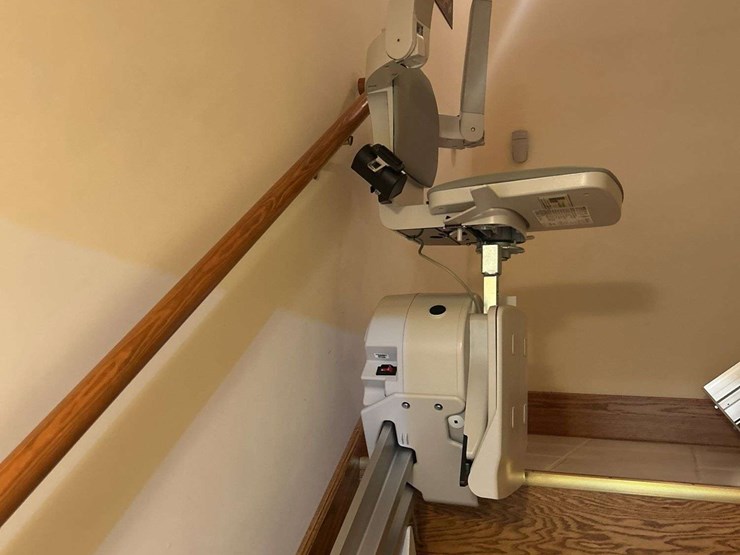 bruno-stair-lift-110”-l-image-5
