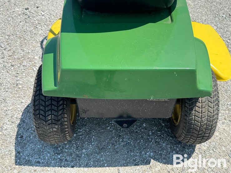 john-deere-96-electric-lawn-mower-image-16