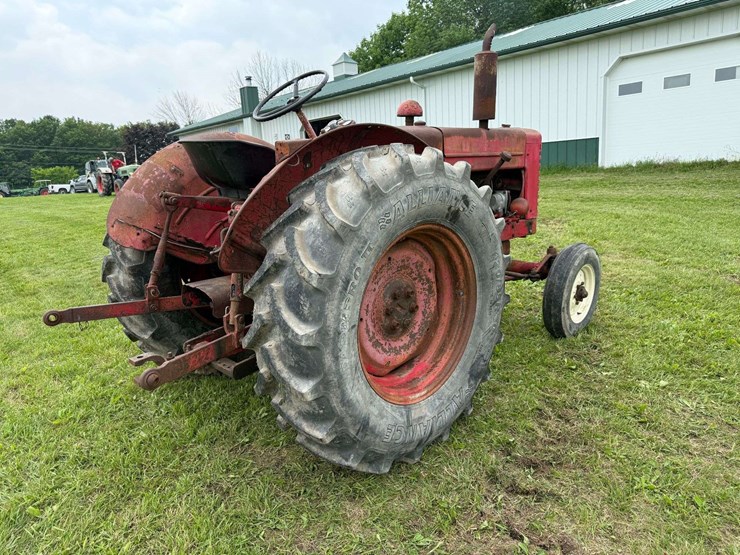 ih-b450-with-3pt-image-5