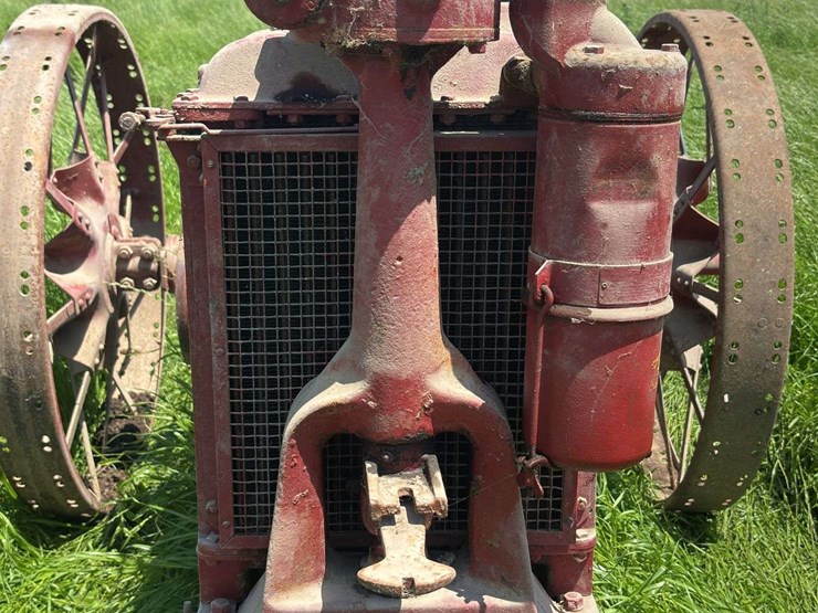 farmall-f12-image-9