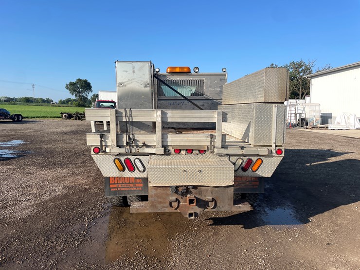 #6287-•-2005-chevy-c4500-4x4-service-truck-image-6