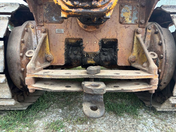 caterpillar-forty-diesel-crawler-image-48