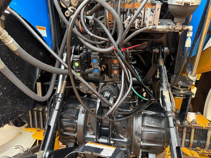 2016-new-holland-ts6.110-image-36