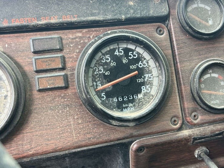 2000-freightliner-s/a-daycab-truck-*inop-image-26