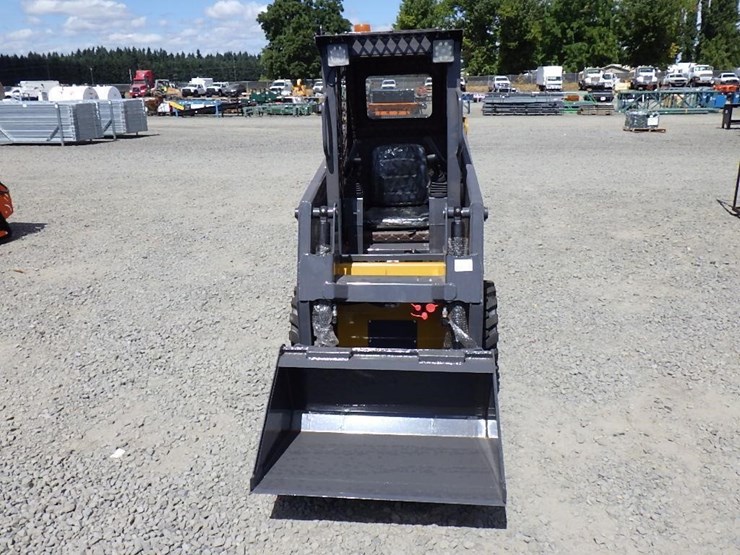 2025-cfg-krw232-skid-steer-loader-image-7