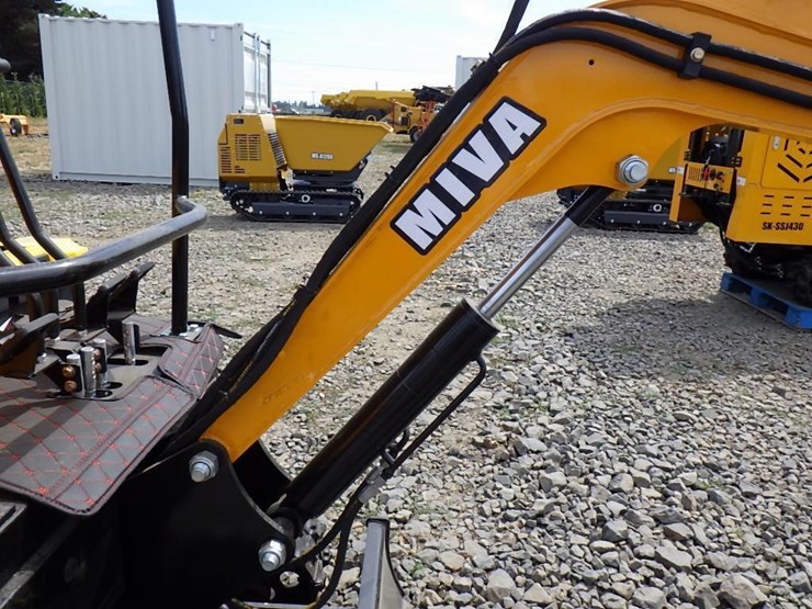 2025-miva-va15p-hydraulic-excavator-image-11