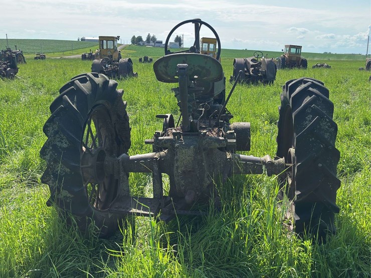 john-deere-model-b-image-4