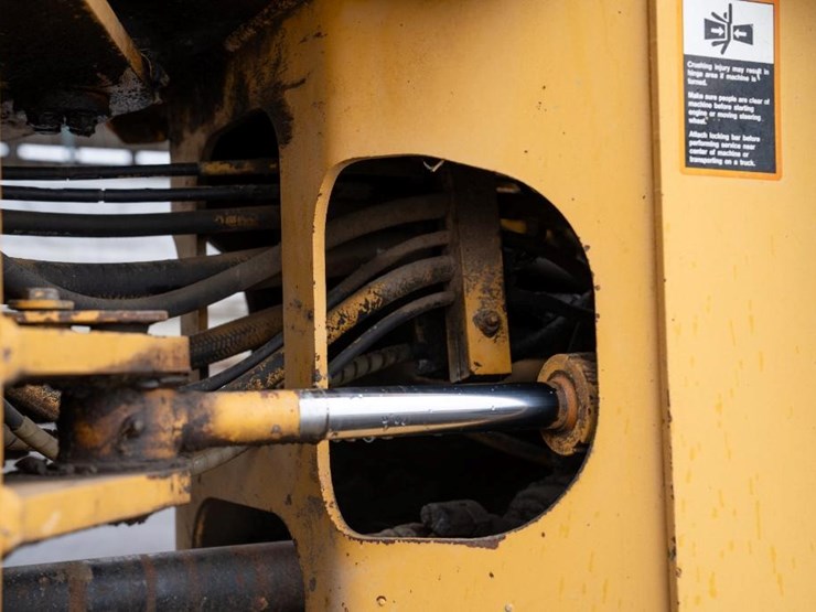 1996-deere-344g-image-37