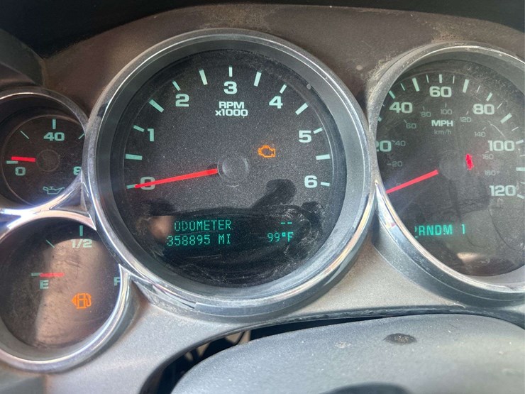 2011-chevy-2500-ext-cab-4x4-pickup-image-38
