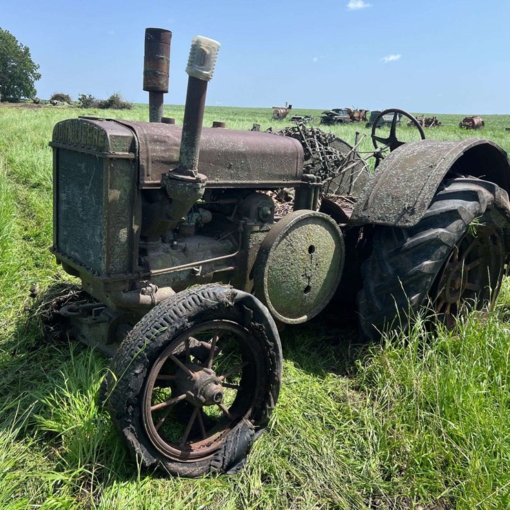 JOHN DEERE D