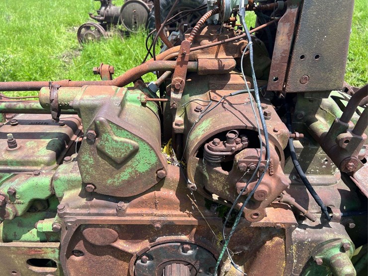 john-deere-720-standard-diesel-image-33