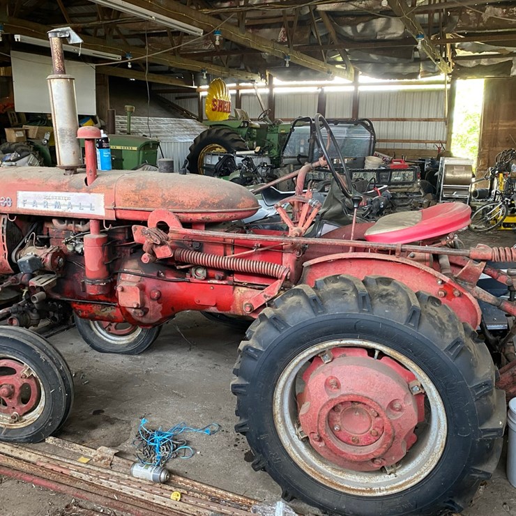 Farmall 130 with single point fast hitch