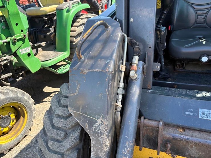 2005-new-holland-ls170-image-16