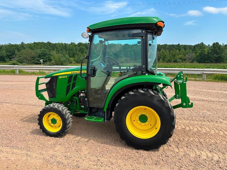 2018-john-deere-3033r-image-6