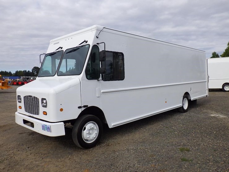 2012-freightliner-mt55-image-1