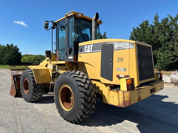 caterpillar-938g-image-11