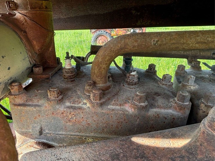huber-4-cylinder-tractor-image-30