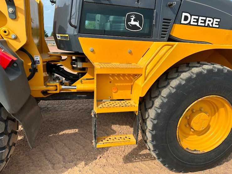 2014-deere-344k-image-15
