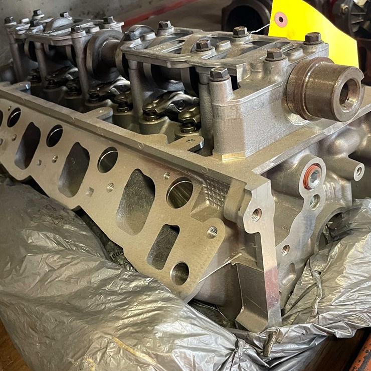 #2136 • Ford Cylinder Head (PR3)