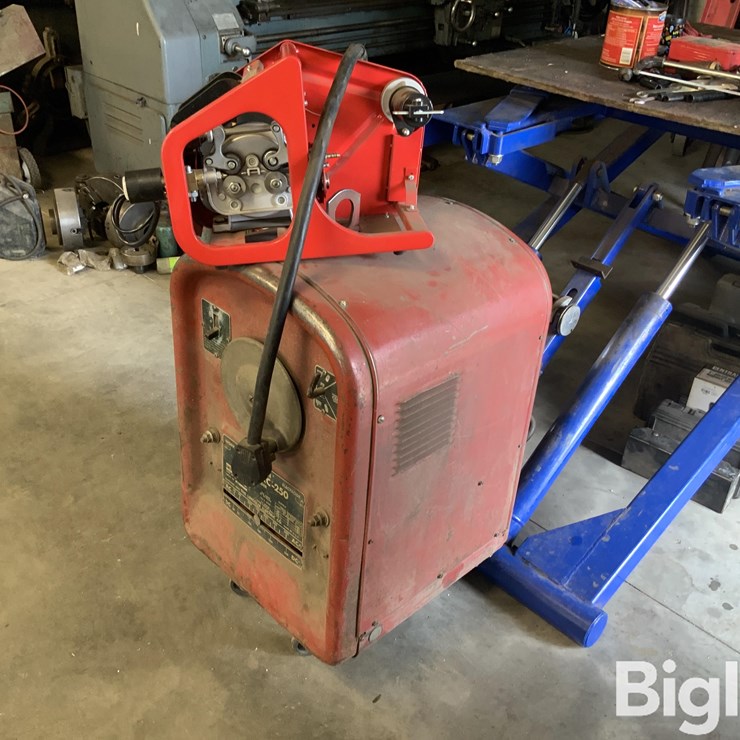 Lincoln Idealarc 250 Welder