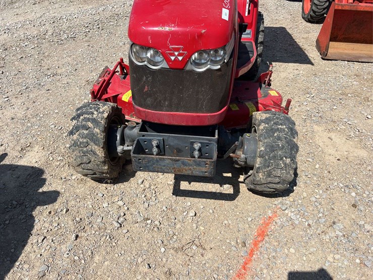 massey-ferguson-gc2400-image-7