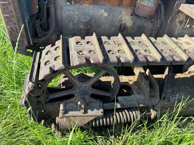 caterpillar-fifteen-crawler-image-28