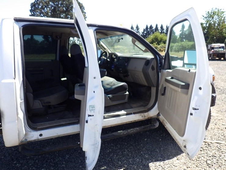 2009-ford-f550-image-12