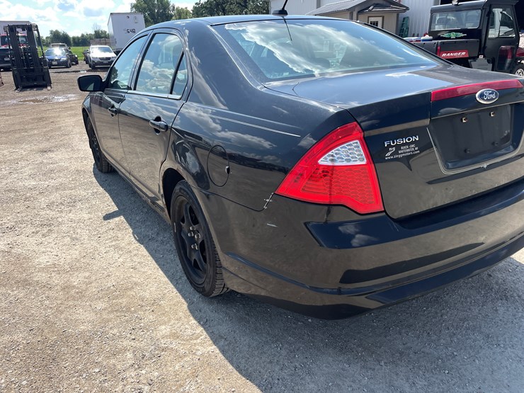 #6296-•-2010-ford-fusion-se-sedan-(has-wi-title)-image-7