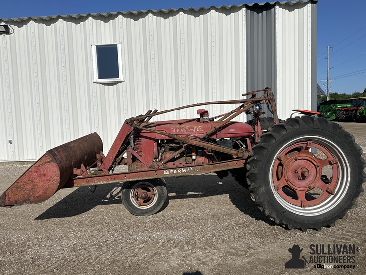 1940-farmall-h-2wd-tractor-w/hyd-loader-&-trip-bucket-image-8