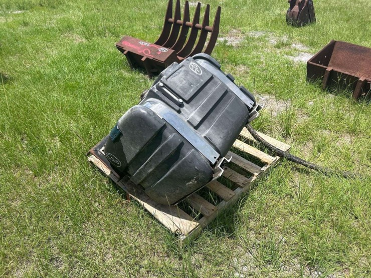 fluid-reservoir-tank-image-3