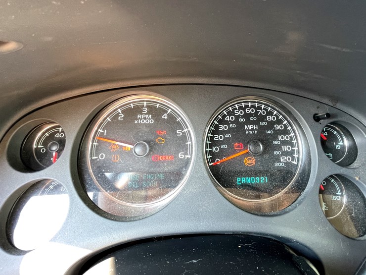 #6288-•-2008-chevy-suburban-(has-wi-title)-image-14