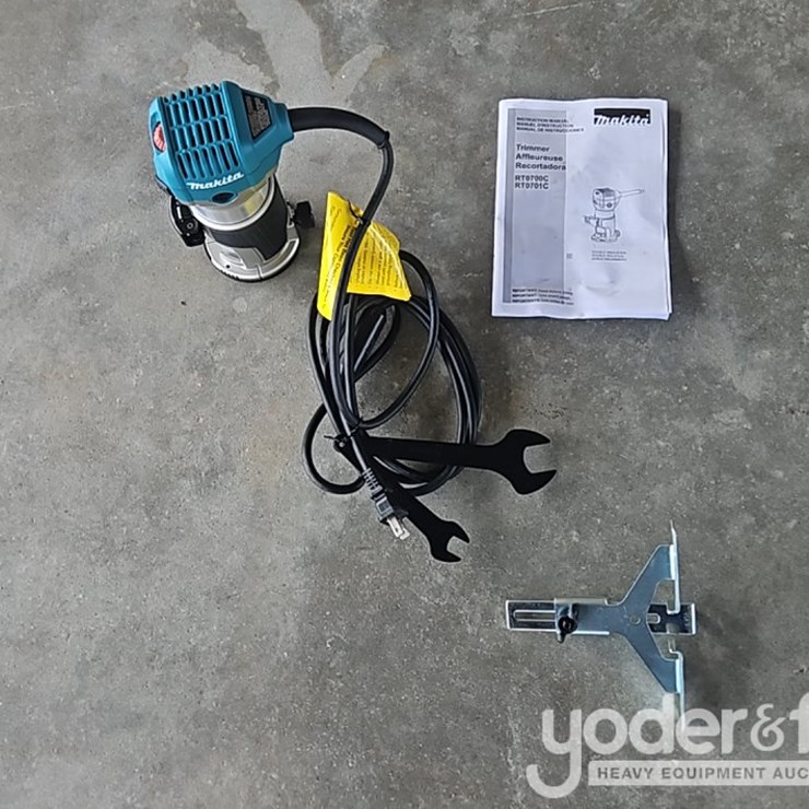 Unused Makita RT0701C