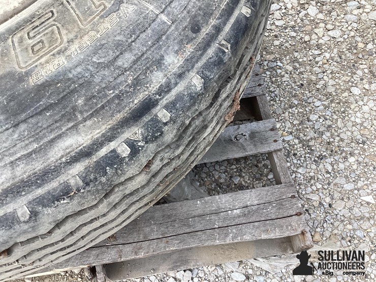 11r24.5-tires-&-rims-image-12